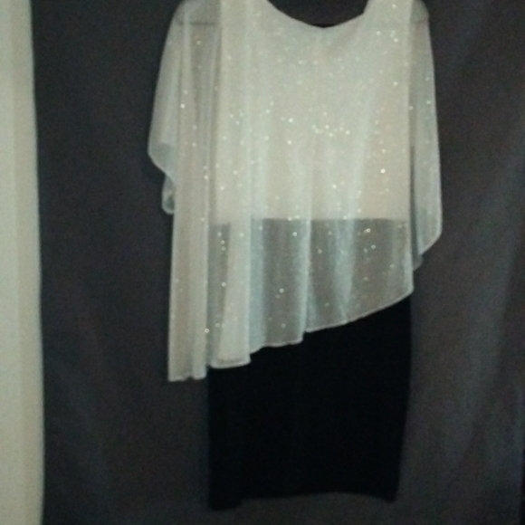 Dress - Picture 6 of 9